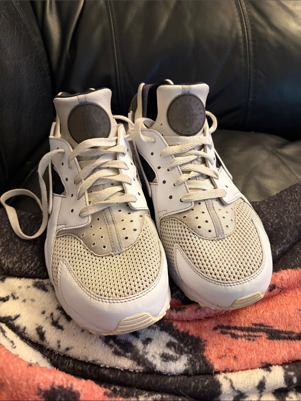 Nike Air Sneakers with Gray Accents Mens